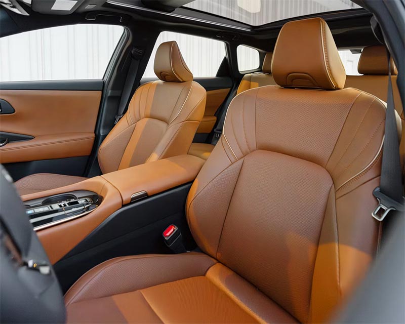 Crown Signia interior