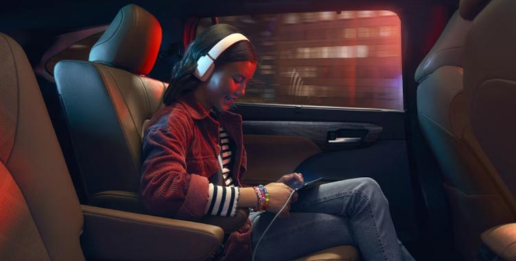 7 or 8 passenger Highlander